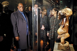The inalienability of public collections